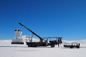 Detectan en la Antártida inusuales señales de radio bajo el hielo