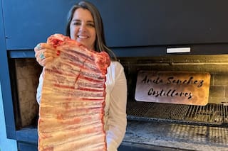 Es asadora de costillares, arrasó en Pinamar y Punta del Este y cuenta sus secretos