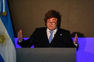 Milei anticipó también una baja de retenciones para autos y maquinaria