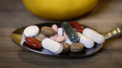 Un análisis de laboratorio de FDA, por sus siglas en inglés confirmó que UMARY ha sido contaminado con ingredientes farmacéuticos como diclofenac y omeprazol (Archivo)