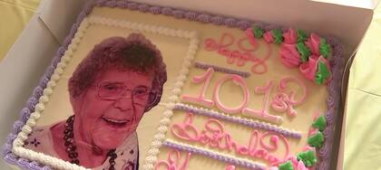 Ann Bruff celebró sus 101 años en un centro de vida asistida en Voorhees Township rodeada de su familia y amigos