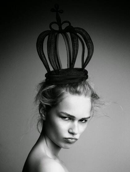 Anna Ewers; foto de Patrick Demarchelier