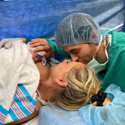 Anna Kournikova y Enrique Iglesias anunciaron el nacimiento de Mary a través de las redes sociales de ambos (Crédito: Instagram/@enriqueiglesias)
