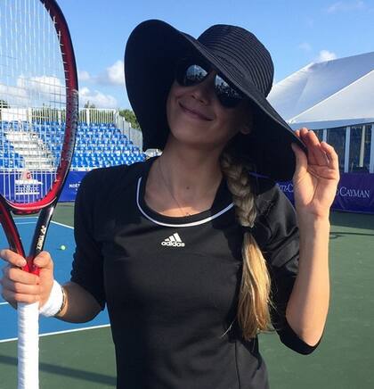 Anna todavía está relacionada con el mundo del tenis: hace partidos de exhibición