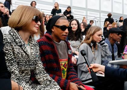 Anna Wintour, Pharrell Williams y Lily-Rose Depp en Chanel invierno 2017/18