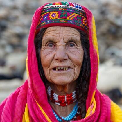 Annar, que ahora tiene 88 años, ha recorrido los pastos del Pamir toda su vida