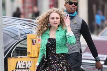 AnnaSophia Robb es Carrie Bradshaw