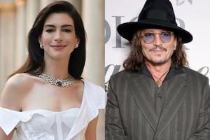 Anne Hathaway admitió que le dio vergüenza grabar escenas con Johnny Depp para una película (Foto: Instagram @annehathaway / @dior / @johnnydepp)