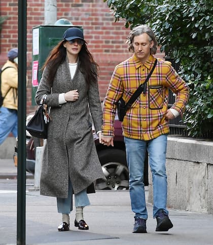 Anne Hathaway con su esposo, Adam Shulman, en Nueva York
