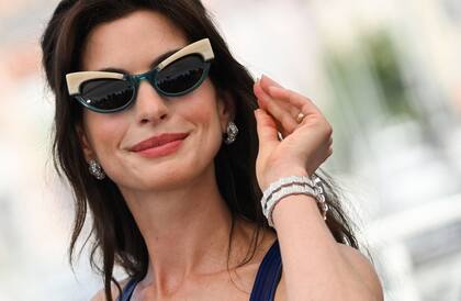 Anne Hathaway deslumbró en su paso por Cannes