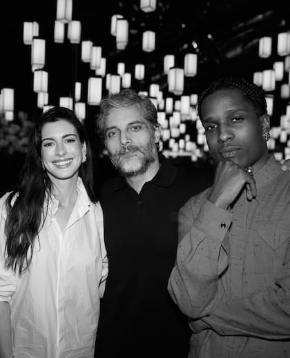 Anne Hathaway, Joaquín Furriel y A$AP Rocky en la presentación de la nueva línea de colección Moncler Geniu en China