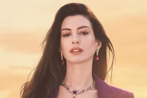 Anne Hathaway sorprendió al interpretar “Somebody to Love” en un evento