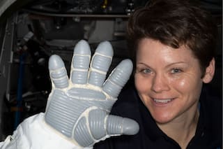Quién es Anne McClain, la primera mujer astronauta acusada de cometer un delito en el espacio