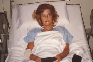 Annette Herfkens sobrevivió a un accidente aéreo en Vietnam en 1992