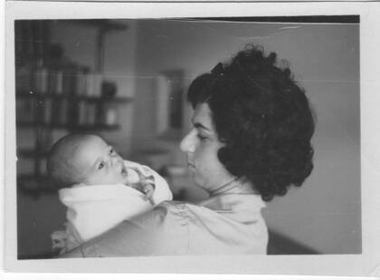Annie Pardo Cemo, madre de Claudia Sheinbaum, nació en México y desciende de padres judíos sefardíes que emigraron desde Bulgaria en la década de 1940