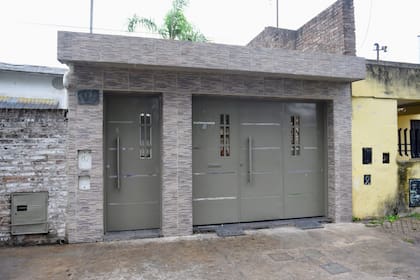 Anoche asesinaron a un bebé de un año en una balacera contra una propiedad en zona sur de Rosario.
El hecho se dio donde funciona una barbería , luego de una discusión entre dos clientes.