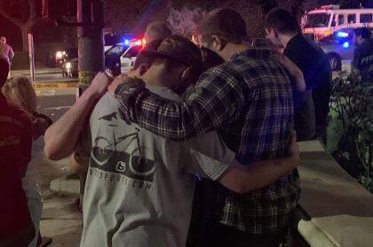 Anoche, en medio de una celebración de universitarios, un hombre abrió fuego entre la multitud