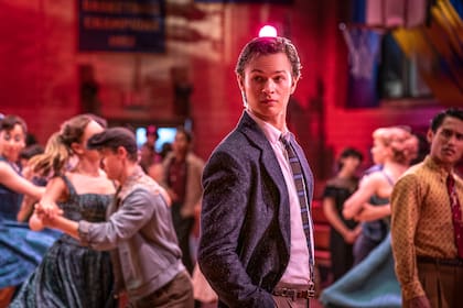 Ansel Elgort en Amor sin barreras, una magistral remake de Steven Spielberg que tuvo un estreno en cines casi inadvertido