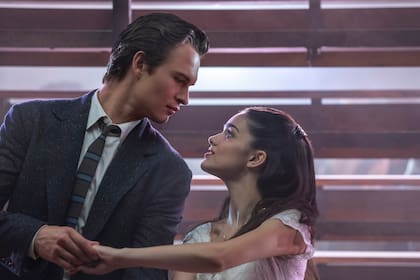 Ansel Elgort y Rachel Zegler, los protagonistas de la nueva versión de Amor sin barreras, dirigida por Steven Spielberg