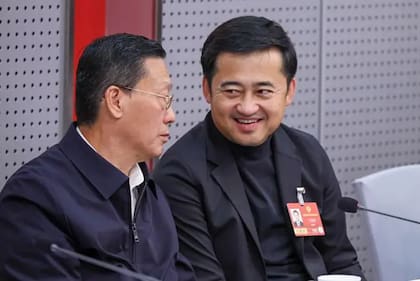Ding Shizhong empezó de joven a fabricar zapatillas deportivas en China.