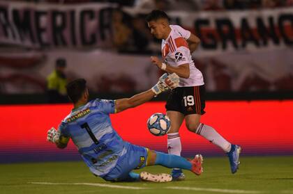 Ante Aldosivi, el colombiano marcó su séptimo gol para ser líder de la tabla de goleadores de la Superliga