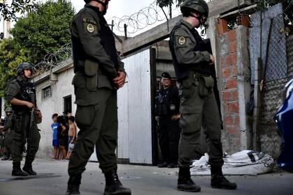 Ante la gravedad de la violencia en Rosario, las autoridades habían convenido que gendarmes se desplazaran a esa ciudad 