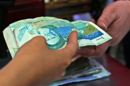 Ante los bloqueos económicos Irán dejó de depender de su moneda local para mantener a flote su economía