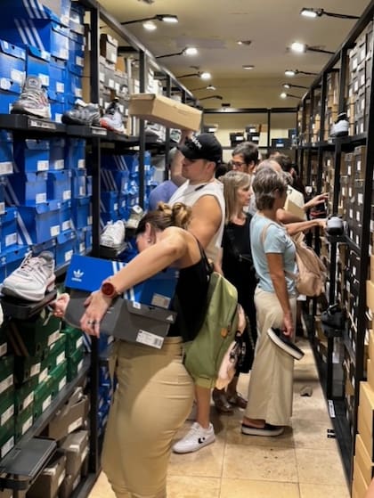 Ante un consumo que no termina de despegar, las marcas apelan a los "anabólicos" de los descuentos