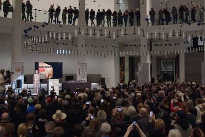 Ante una gran expectativa, el público registró todo con sus celulares