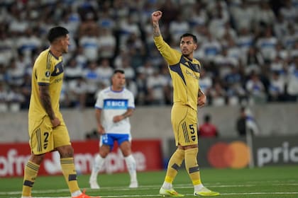 Ante Universidad Católica, en un partido de mucha fricción, Boca se impuso por 2 a 1