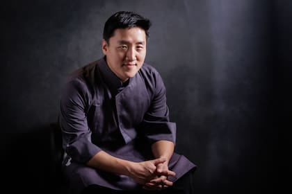 Antes de abrir Han, Pablo Park trabajó en cocinas de hoteles de Buenos Aires y en otras en Corea, China y Canadá. También tuvo su propio emprendimiento de street food coreano y fue pionero en el barrio coreano de Flores.