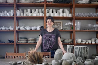 Una artista italiana creó la extravagante vajilla del restaurante de Buenos Aires más premiado por la guía Michelin