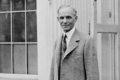Antes de fundar su automotriz, Ford trabajó como ingeniero en la Edison Illuminating Company de Detroit