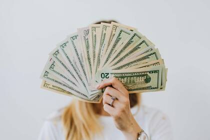 Antes de ganar, con su ahora ex novio comentaban que si ganaban la lotería, compartirían el premio con el perro, aunque la mujer pensó que se trataba de una broma: para él era cierto (Archivo)