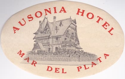 Antes de incendiarse en los años 50, el chalet de Dose pasó a ser el Hotel Ausonia.