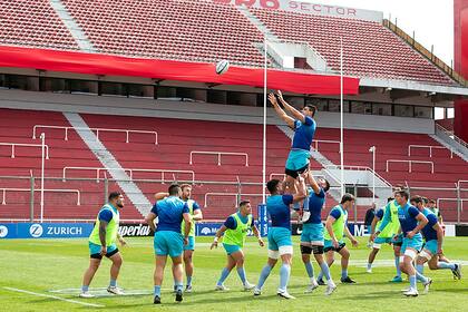 Antes de jugar frente a Sudáfrica, los Pumas hicieron el último entrenamiento este viernes, en el campo en el que jugarán