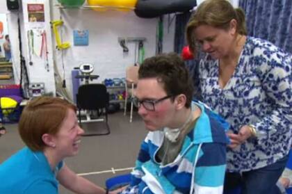 Antes de la apuesta, Ballard era un jugador de rugby prometedor en el secundario Barker College en la costa norte de Sydney. La madre describió a su hijo como "invencible"