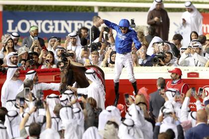 Antes de la premiación y el salto de Christophe Soumillon