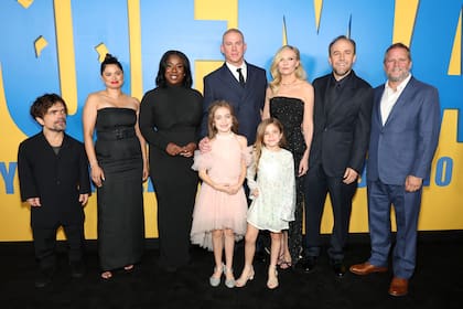 Antes de la proyección, los protagonistas posaron junto al elenco, intergrado por Peter Dinklage, Melonie Diaz, Uzo Aduba, Alissa Marie Pearson, Esmé McSherry, y también junto al director Derek Cianfrance y el guionista Kirt Gunn
