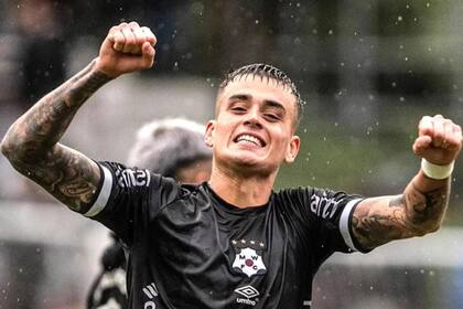 Antes de llegar a River, Nicolás Fonseca también vistió la camiseta de Montevideo Wanderers