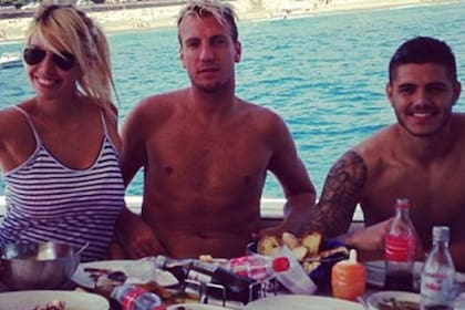 Antes de oficializar su relación con Wanda Nara, Mauro Icardi era amigo de López; jugaron juntos en el Sampdoria de Italia