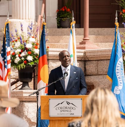 Antes de su carrera política, Mobolade cofundó dos restaurantes en Colorado Springs: The Wild Goose Meeting House y Good Neighbors Meeting House