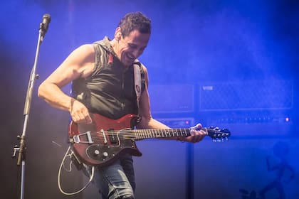 Ricardo Mollo, de Divididos; la banda recibirá un Konex en el rubro artista de rock