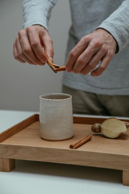 Antes de tomar té de canela diariamente es importante consultar con un especialista por los posibles efectos en nuestro organismo