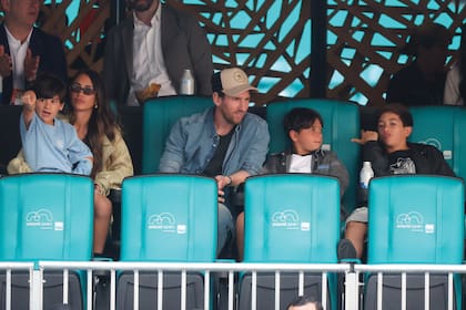 Antes de viajar a
Brasil, Anto dijo
presente en el
Master 1000 de
Miami junto
a Lionel Messi y
sus tres hijos para
alentar a Novak
Djokovic en la
semifinal del torneo
de tenis.