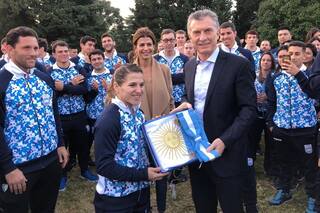 "¡Argentina!", gritaron Macri y los deportistas que irán a los Panamericanos