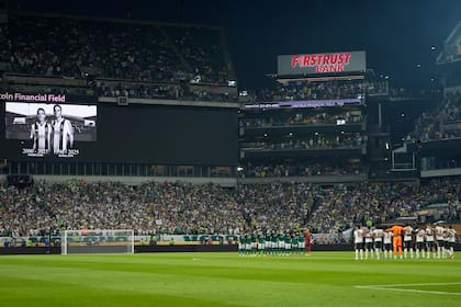 Antes del partido, se realizó un minuto de silencio para homenajear a Diogo Jota y Andre Silva