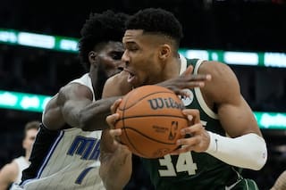 Antetokounmpo sigue con los Bucks en cierre del mercado de traspasos de la NBA