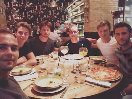 Anthoine Hubert era íntimo amigo de Pierre Gasly, con quien compartía muchos momentos fuera del mundo del automovilismo