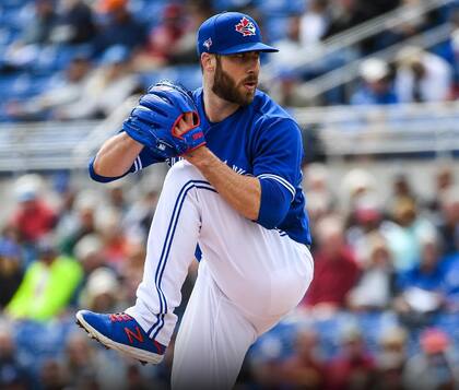 Anthony Bass juega con el Toronto Blue Jays desde 2011